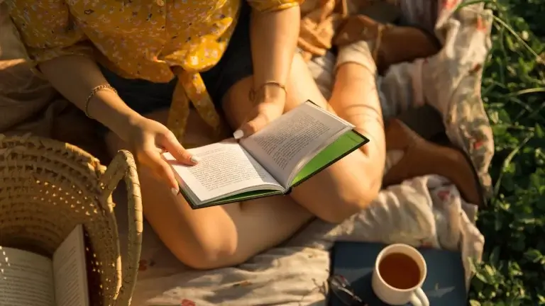 5 AM Morning Routine: A Realistic Guide for Productivity & Mindfulness